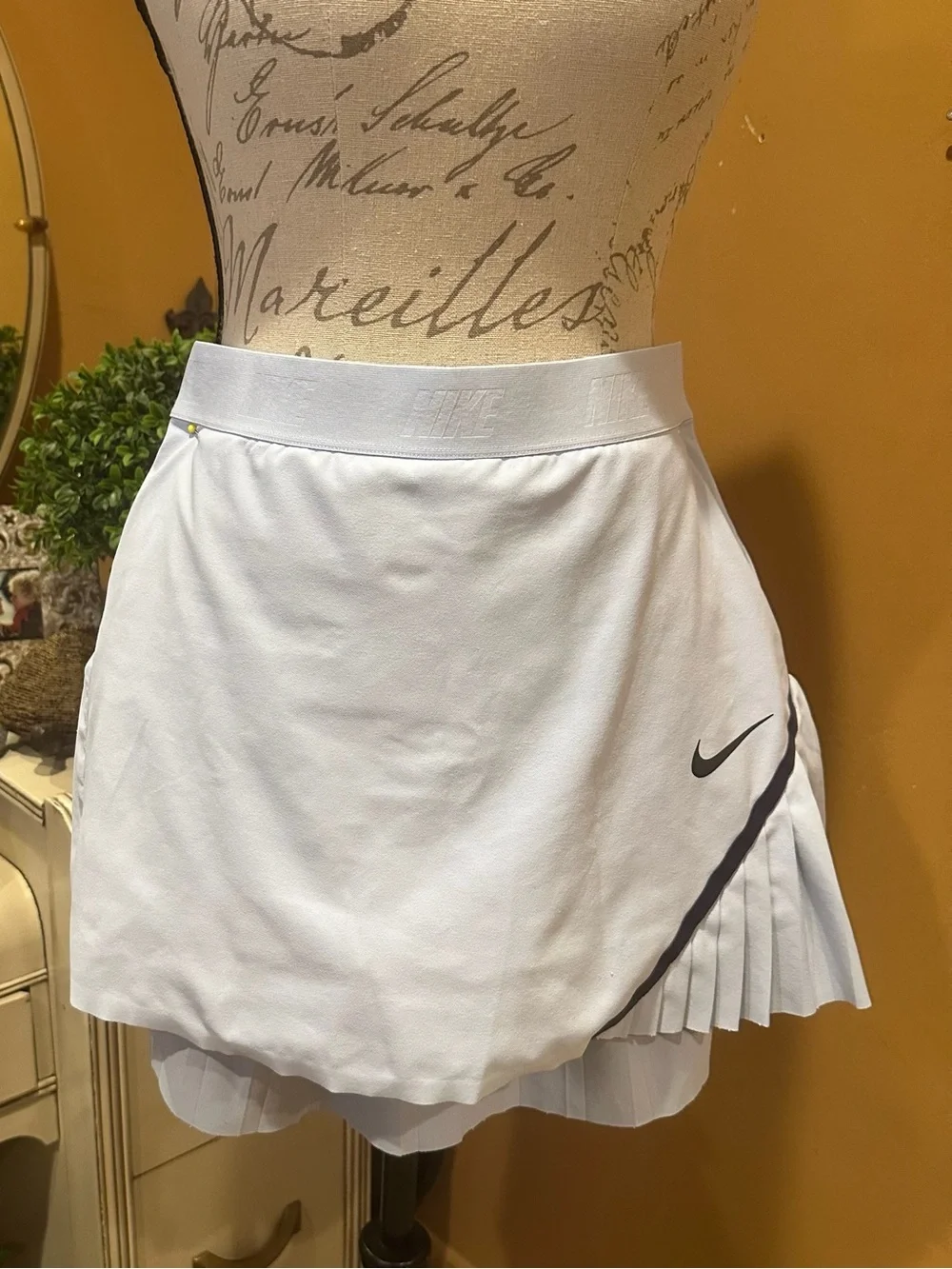 Nike Dri Fit pleated athletic golf mini skort